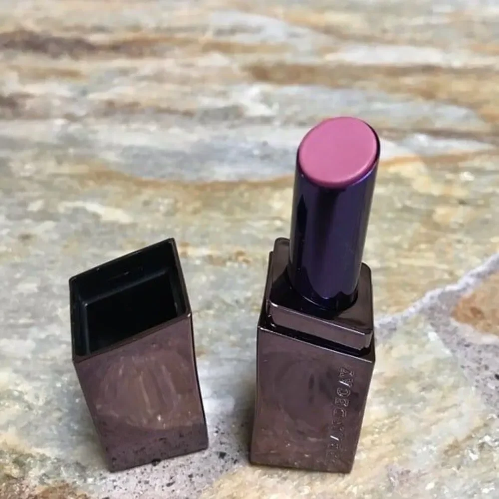 Urban Decay lipstick love trap shine